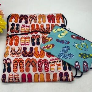 Thirty-One Flip Fop Pattern Drawstring Bag with extra (no brand) pouch. TOT3836